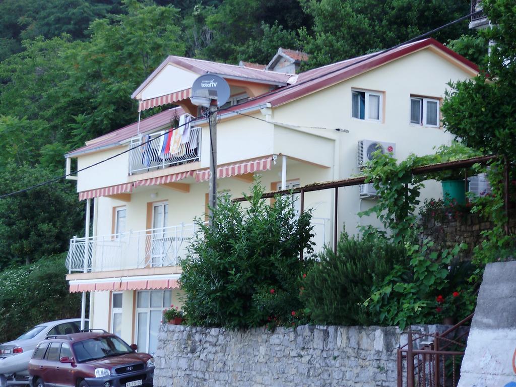 Apartments Olga Τίβατ Εξωτερικό φωτογραφία